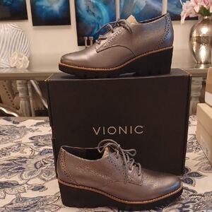 New Vionic Anaheim Women's Metallic Pewter Lace-Up Wedge Shoes SZ 9M